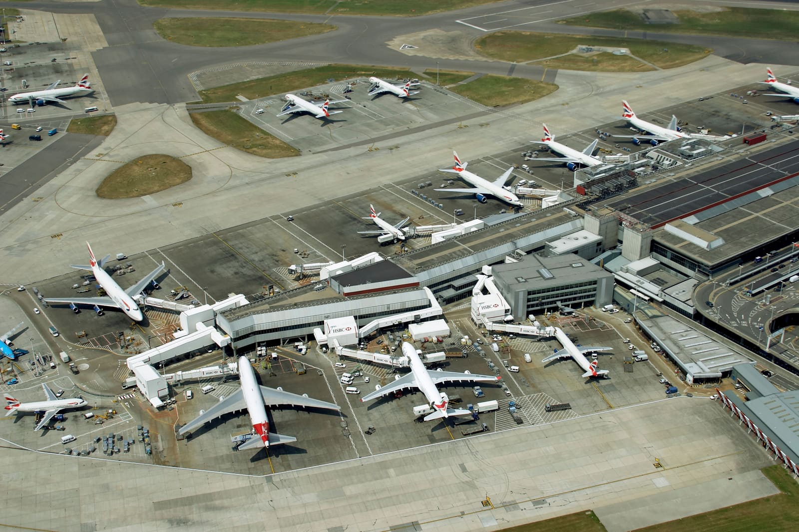 UK Air Traffic Control Glitch Leaves Tens of Thousands Without Compensation