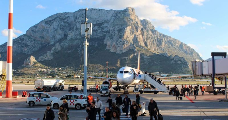 Volcanic Ash Grounds Catania Flights as Etna Erupts